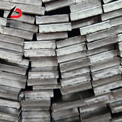 300mm উচ্চ কার্বন ইস্পাত ফ্ল্যাট স্টক ASTM S235jr 1075 গরম ঘূর্ণিত ফ্ল্যাট বার