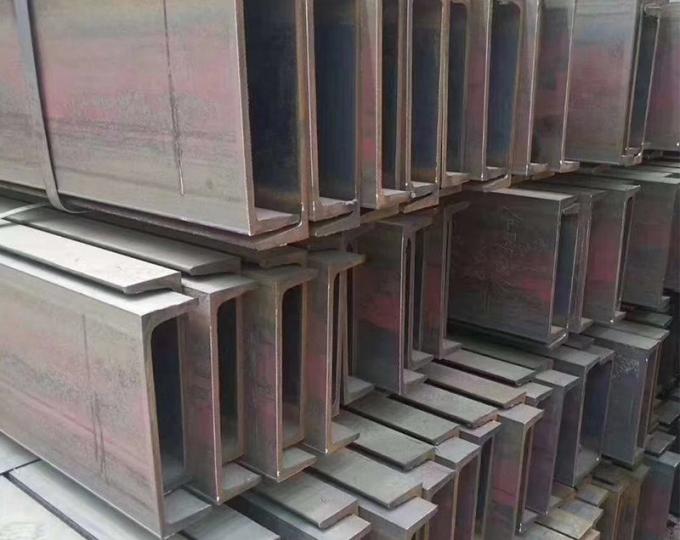 হালকা প্রোফাইল Gi Galvanized En S235jr S275jr S355jr A36 Ss400 Purlin স্ট্রাকচারাল C U নিম্ন কার্বন ইস্পাত চ্যানেল 3